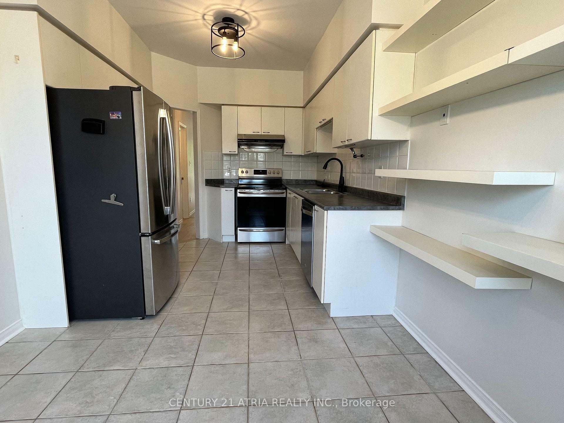 Property Photo: 21 Coburg Crescent ON L4B 4E1
