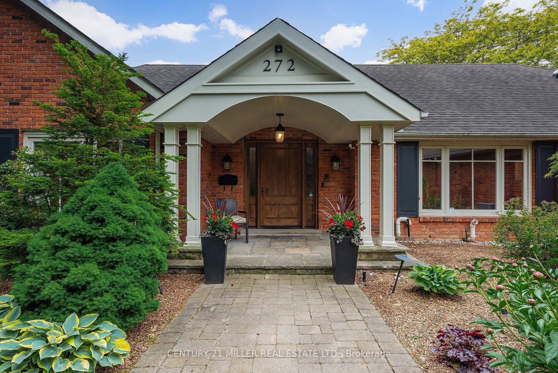 Property Photo: 272 Maple Grove Drive ON L6J 4V5