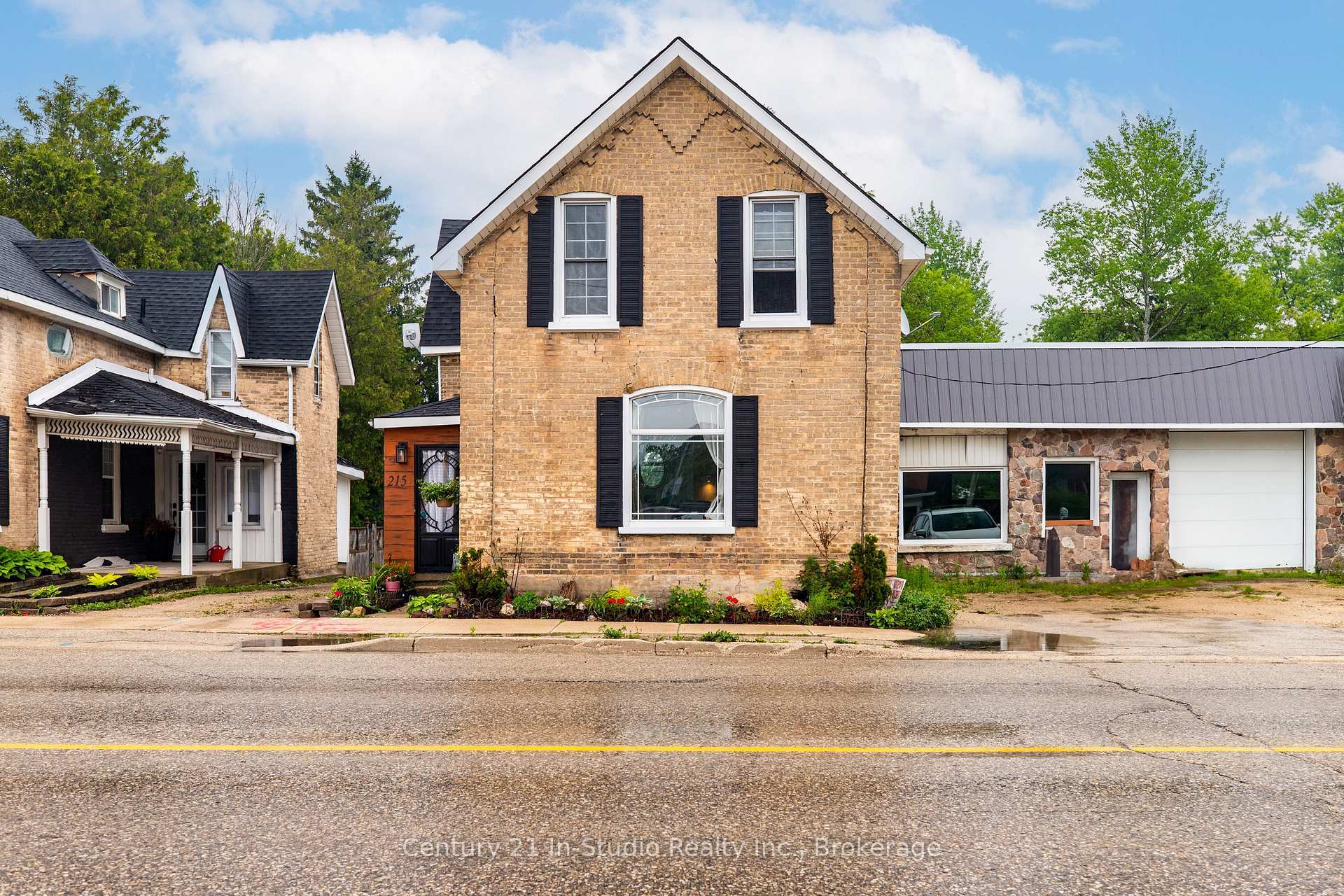 Property Photo: 215 Garafraxa Street ON N0G 1R0