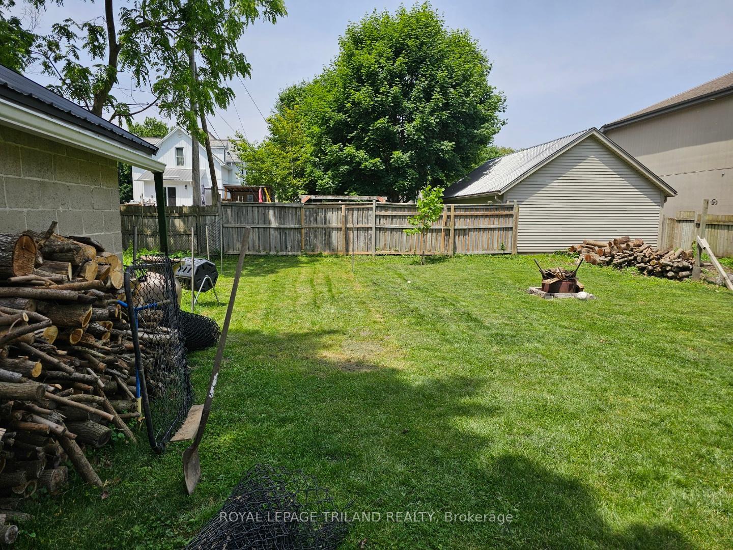Property Photo: 245 Sydenham Street E ON N5H 1M1