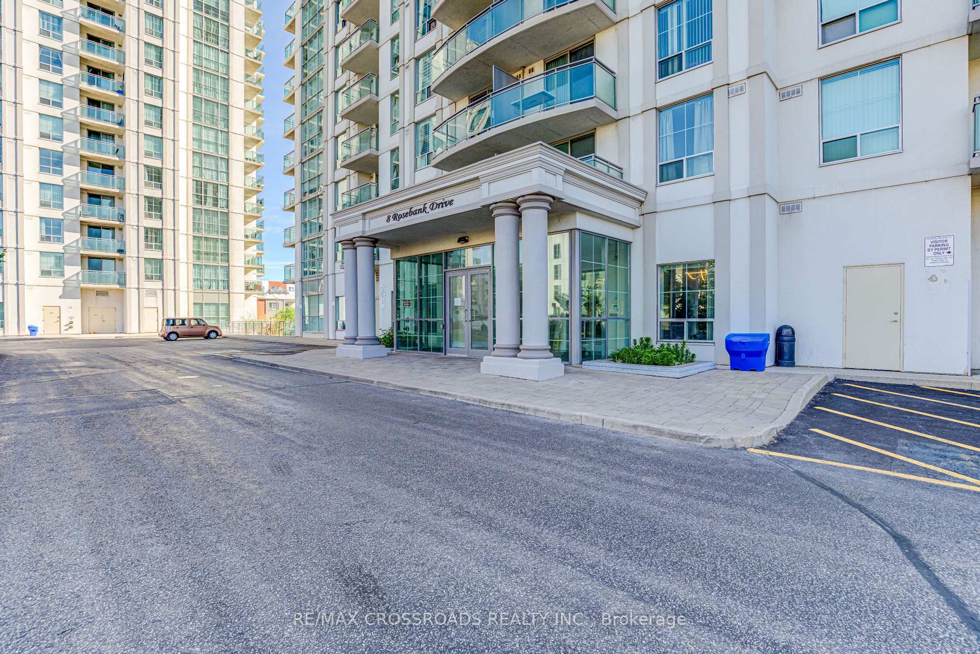 Property Photo: 8 Rosebank Drive 11H ON M1B 5Z3