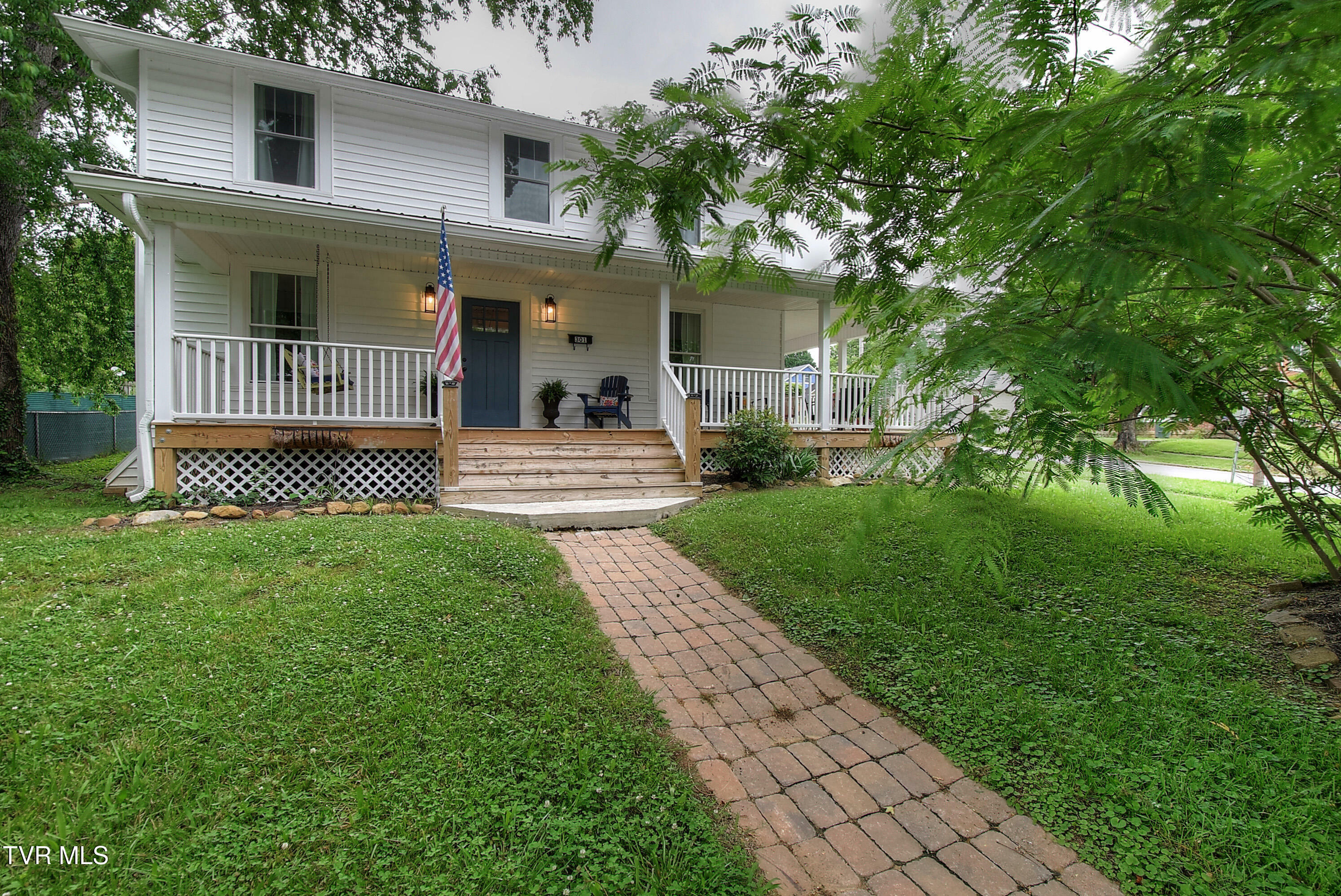Property Photo: 301 East K Street TN 37643