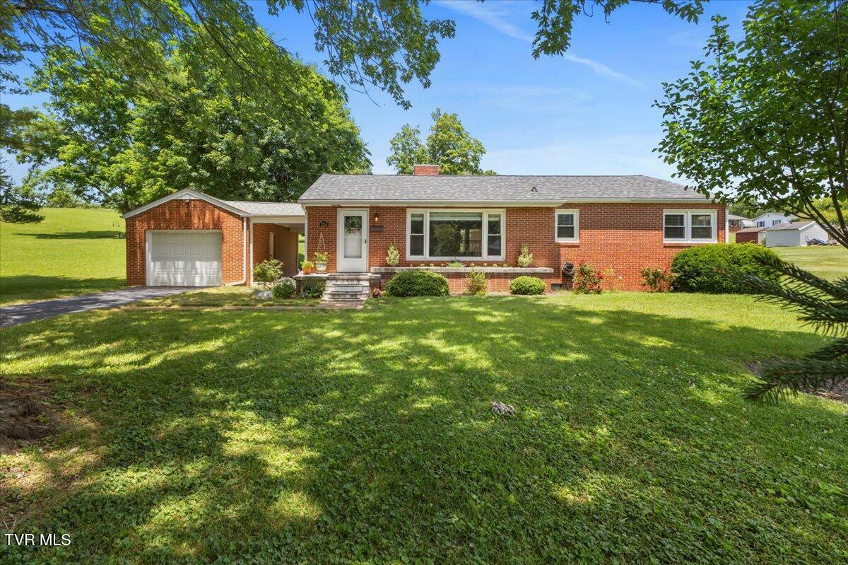 Property Photo: 2218 North Greenwood Drive TN 37604