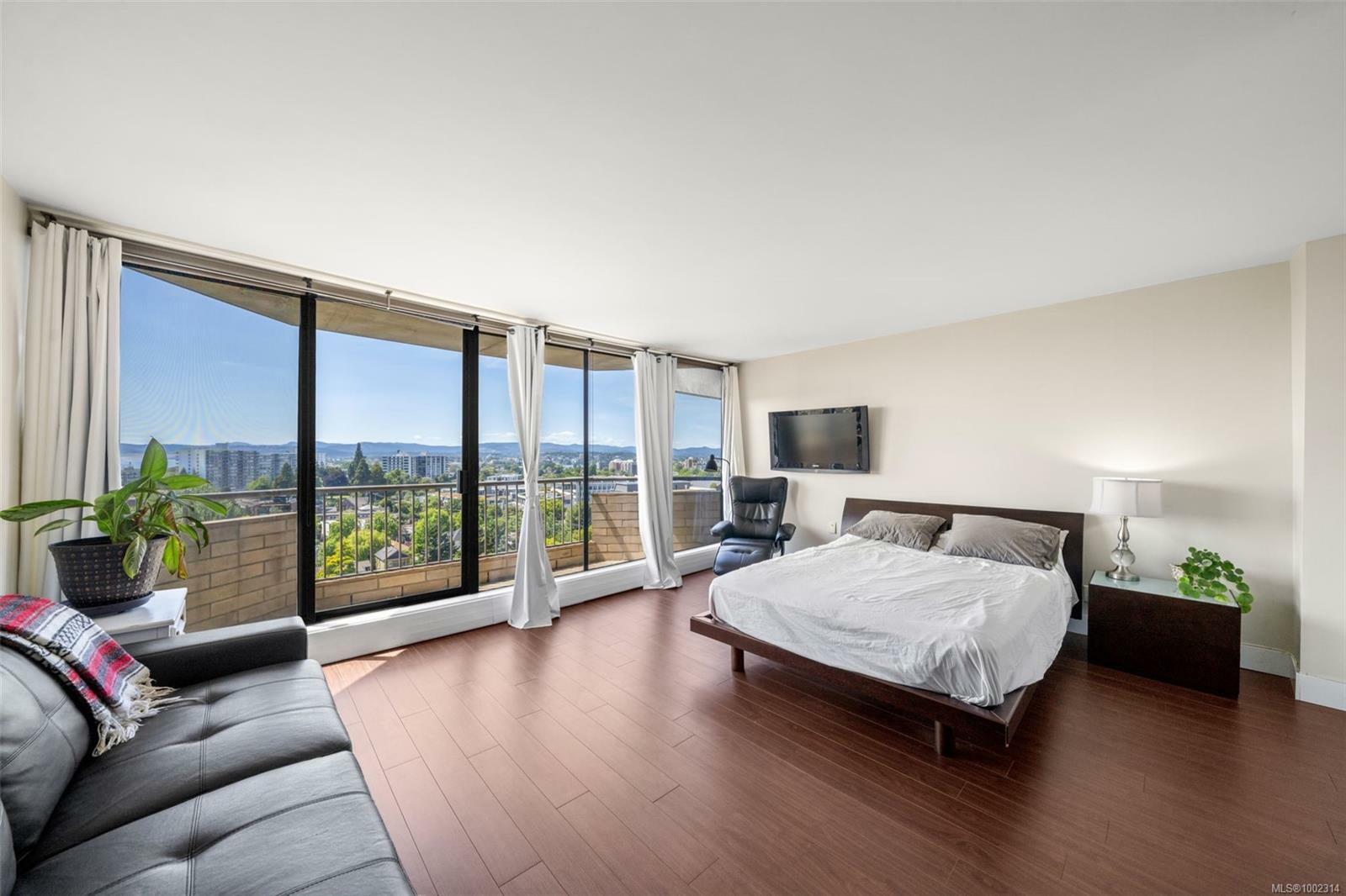 Property Photo: 620 Toronto St 1203 BC V8V 1P7
