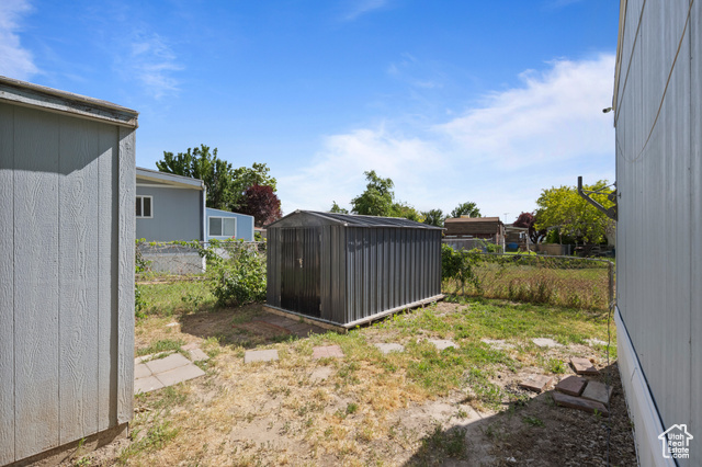 Property Photo: 194 E Crescent Pkwy 178 UT 84070