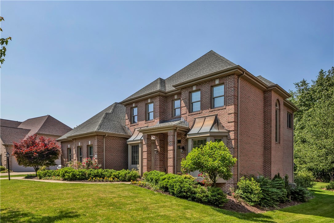 Property Photo: 360 Steeplechase Dr PA 16066