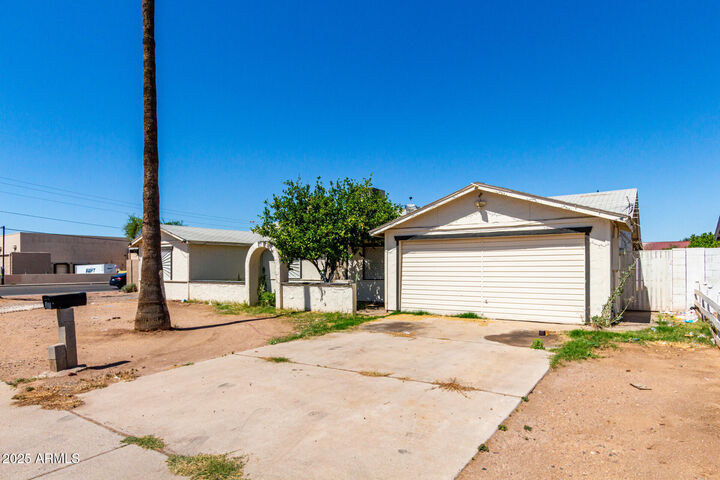 Property Photo: 1602 N 73rd Drive AZ 85035