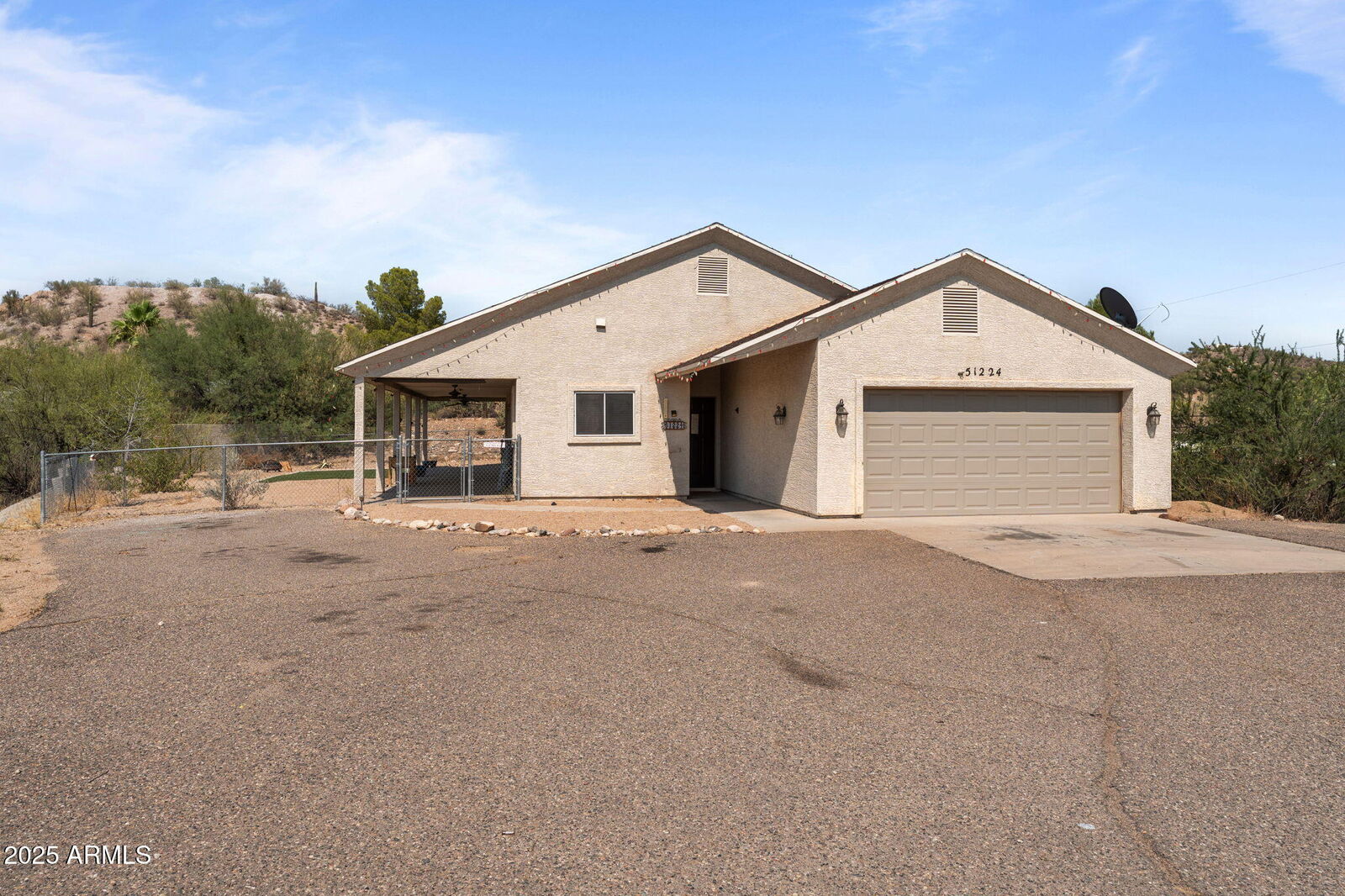 Property Photo:  51224 N Mockingbird Road  AZ 85390 
