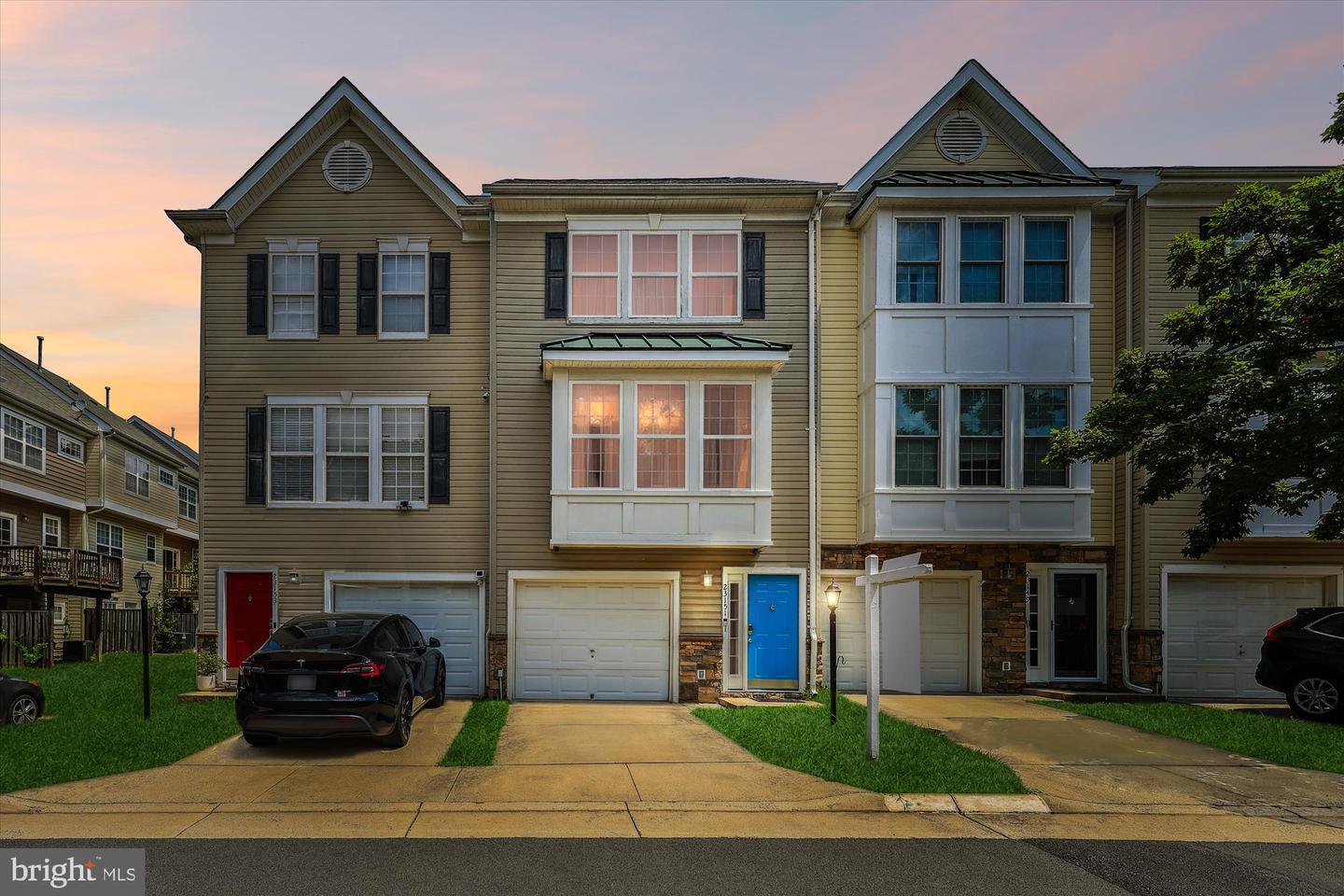 Property Photo: 23151 Blackthorn Square VA 20166