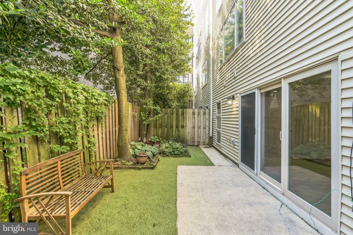 Property Photo:  815 S 7th Street 3  PA 19147 