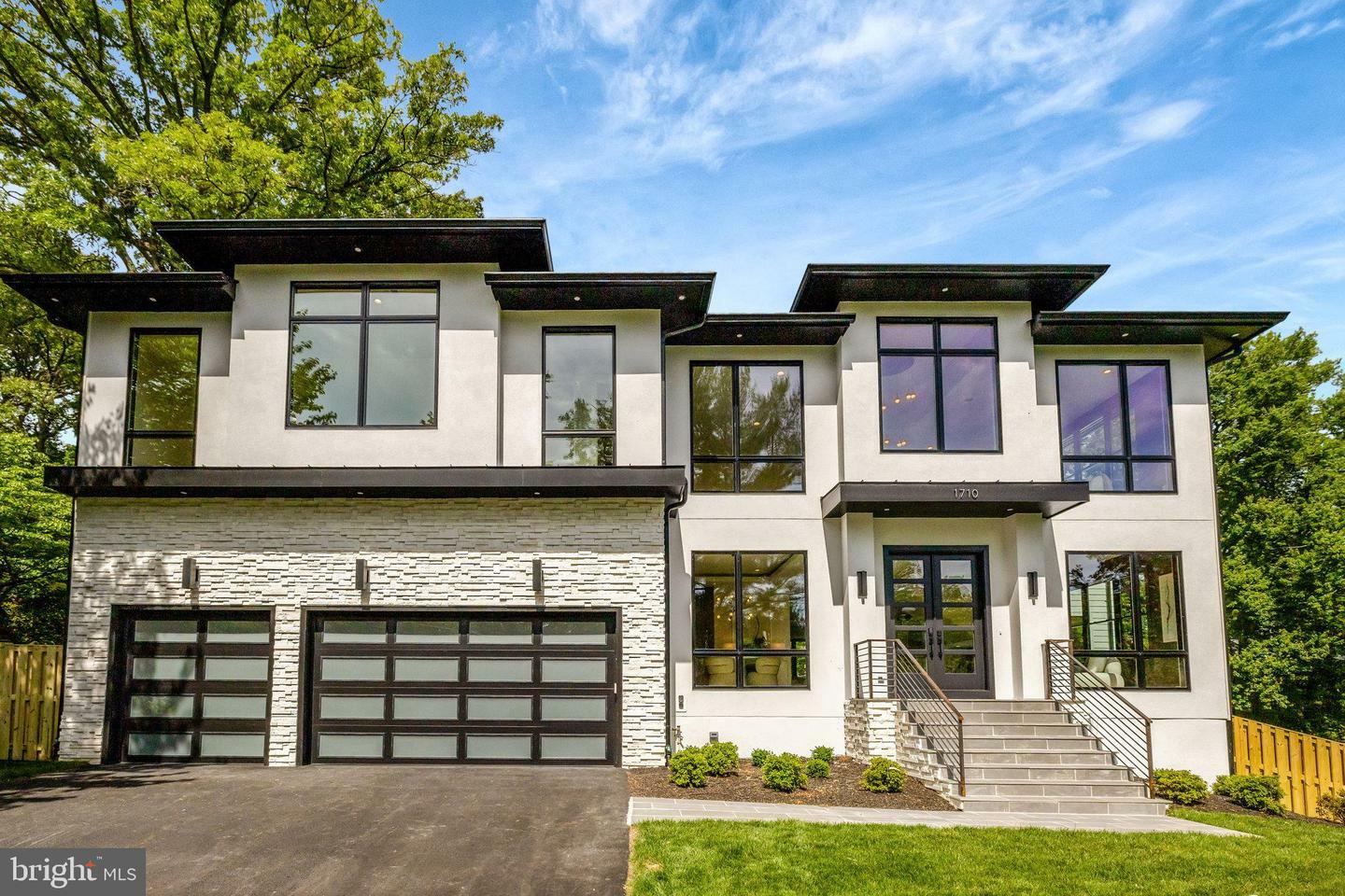 Property Photo: 1710 Fairview Avenue VA 22101
