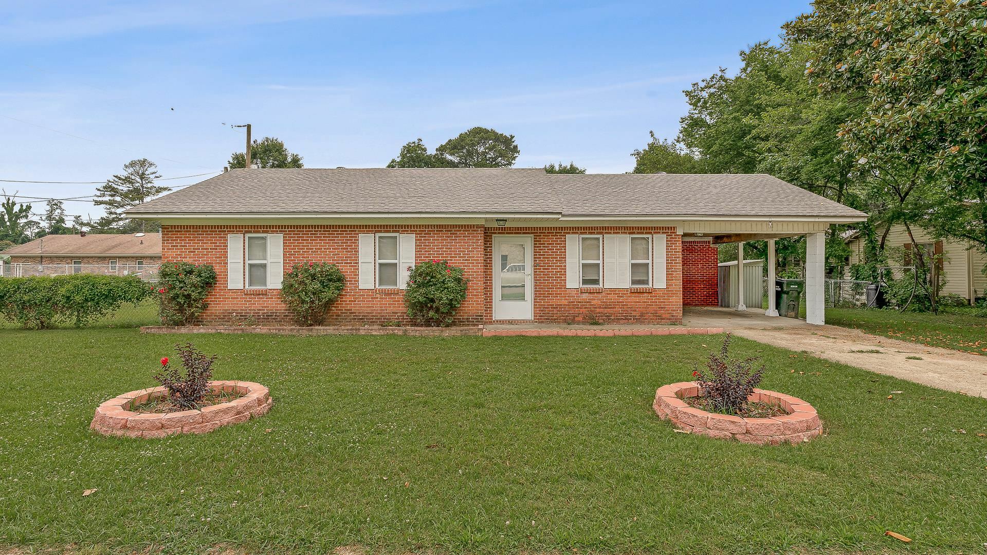 Property Photo: 505 Maumelle St AR 72437