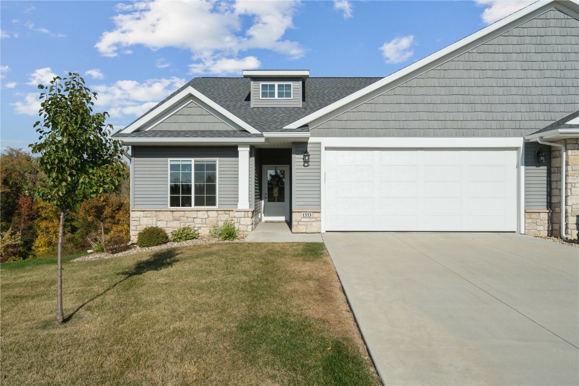 1333 Forest Ridge Ct NE  Swisher IA 52338 photo
