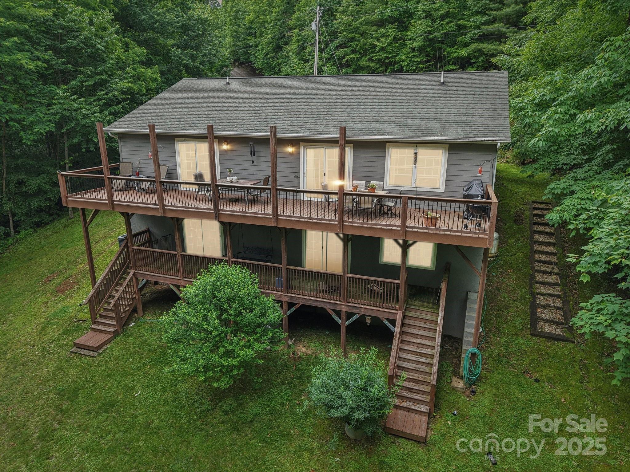 Property Photo:  574 Appaloosa Trail  NC 28785 