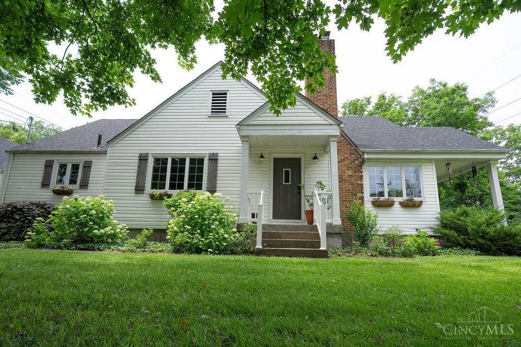 Property Photo: 901 W Sunview Drive OH 45013