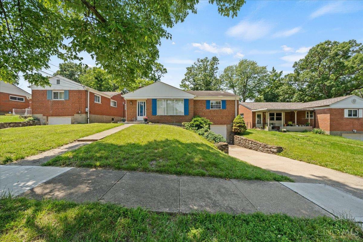 8679 Elmtree Avenue  Springfield Twp. OH 45231 photo