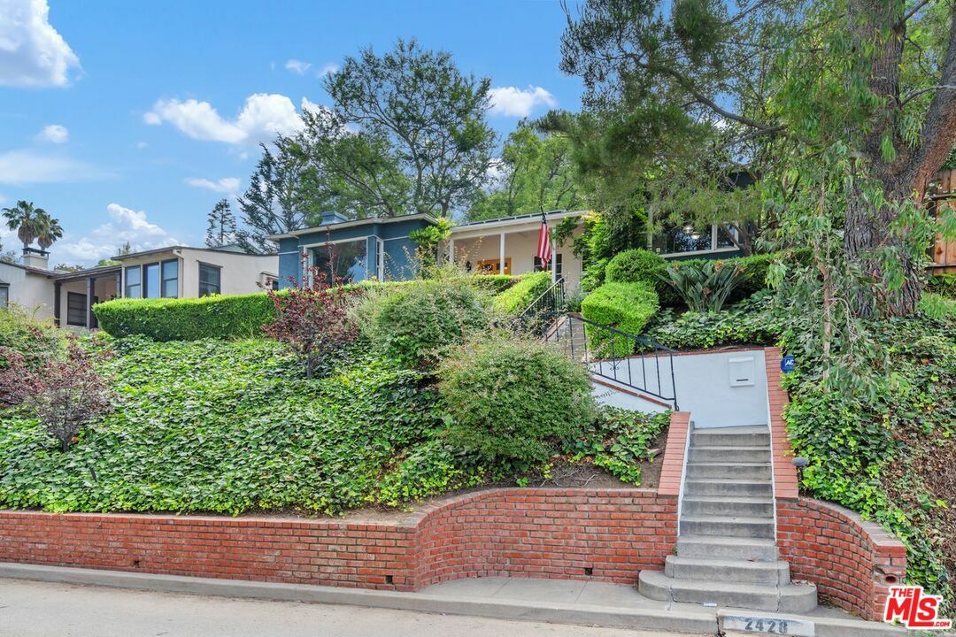 Property Photo: 2428 Panorama Ter CA 90039