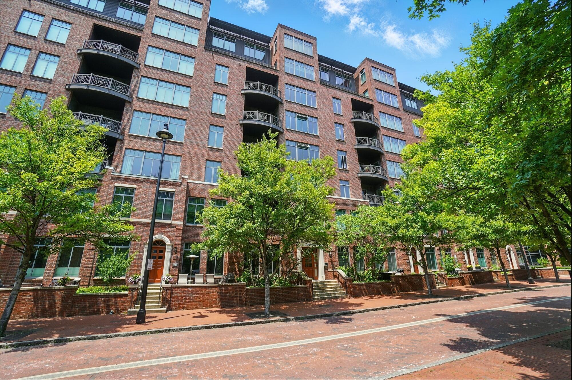 250 Daniel Burnham Square  Columbus OH 43215 photo