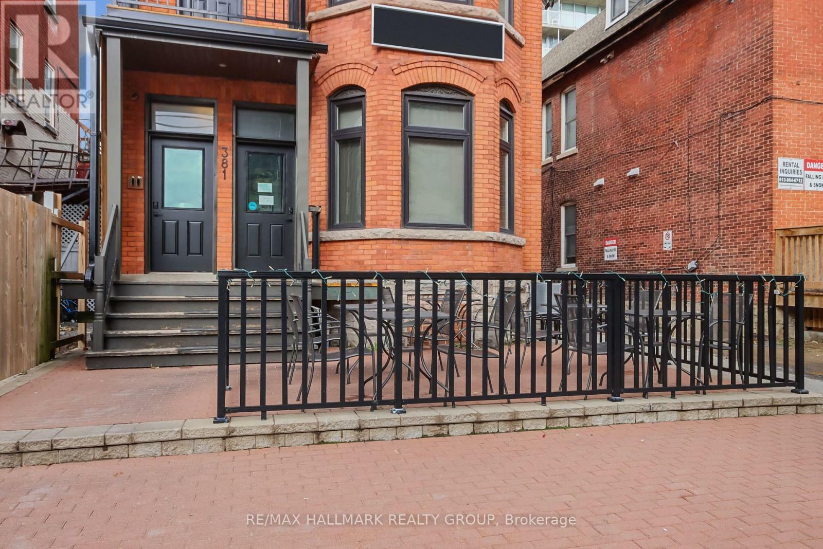 Property Photo: 381 Cooper Street East 2 ON K2P 0G8
