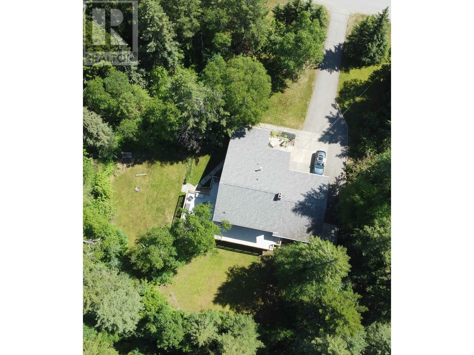 Property Photo: 3192 Spruce Ridge Road BC V2J 4R4