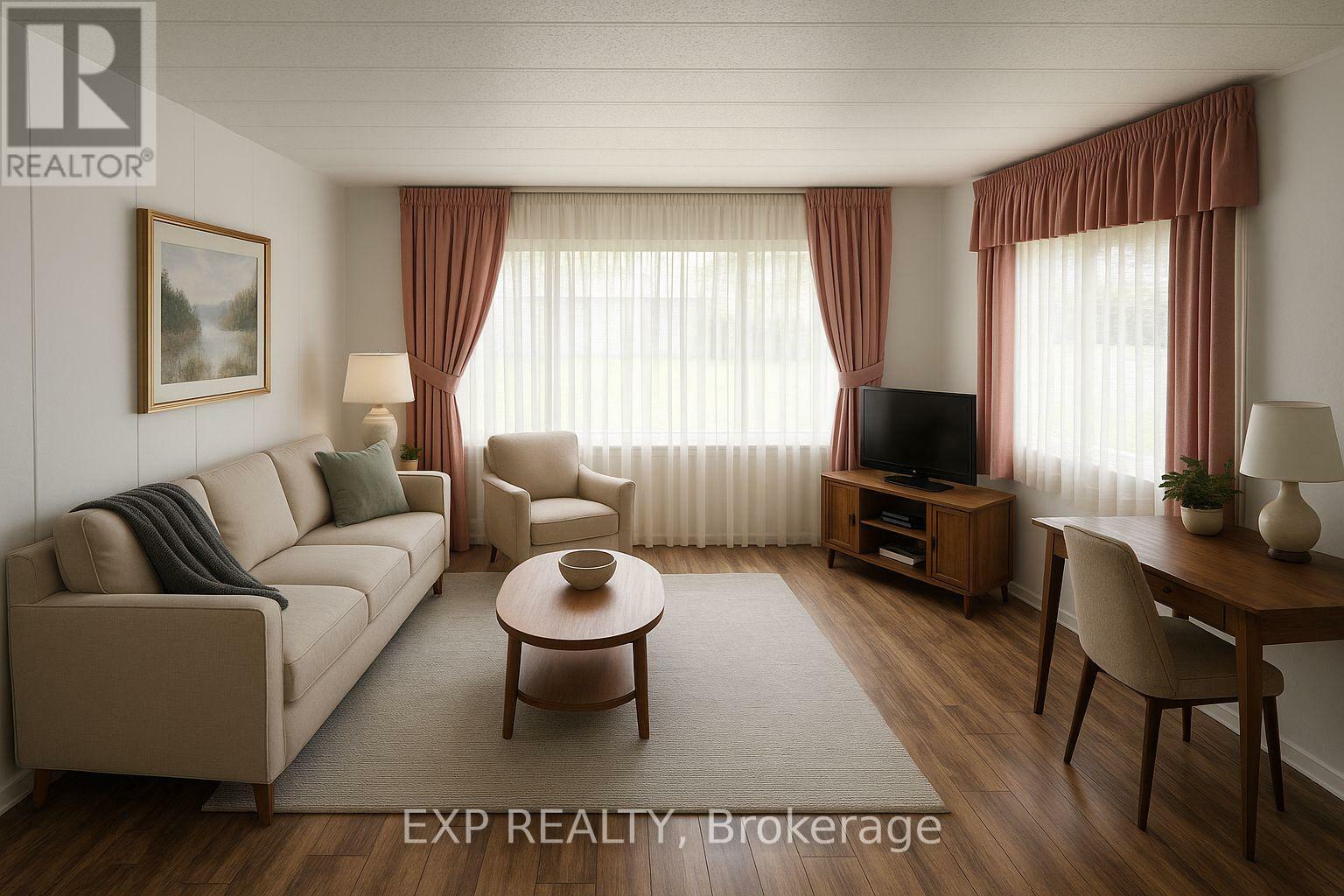 Property Photo: 1871 Oxford Avenue 15 ON K6V 7B5