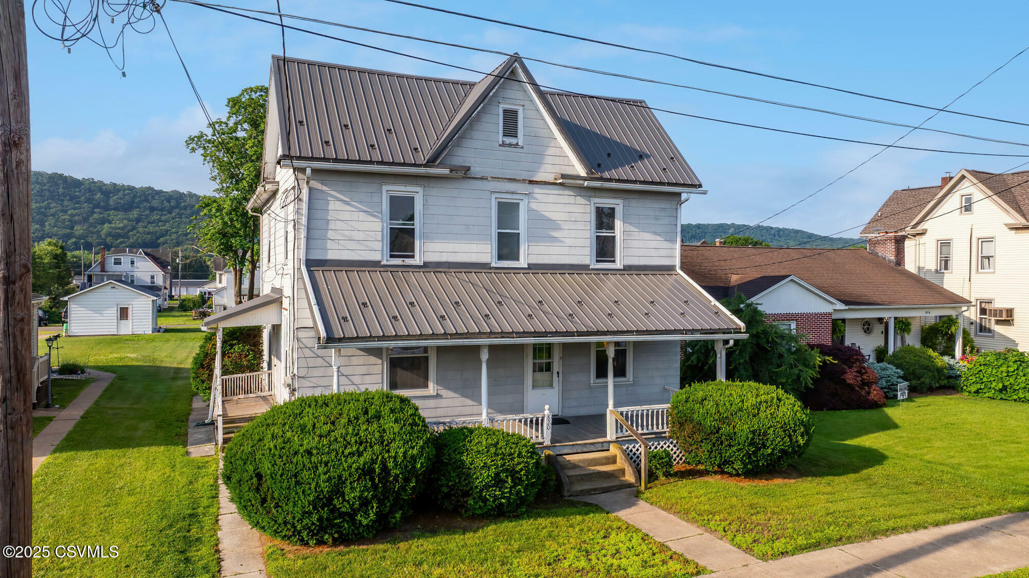 Property Photo: 820 E 2nd Street PA 18635