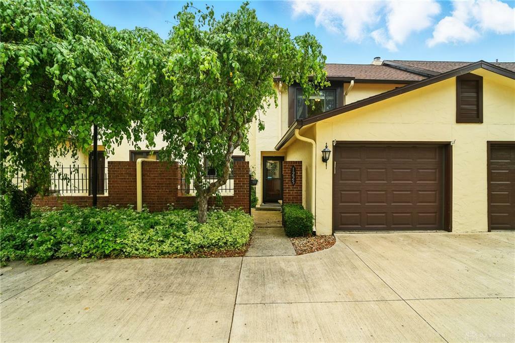 Property Photo:  1225 Chevington Court  OH 45459 