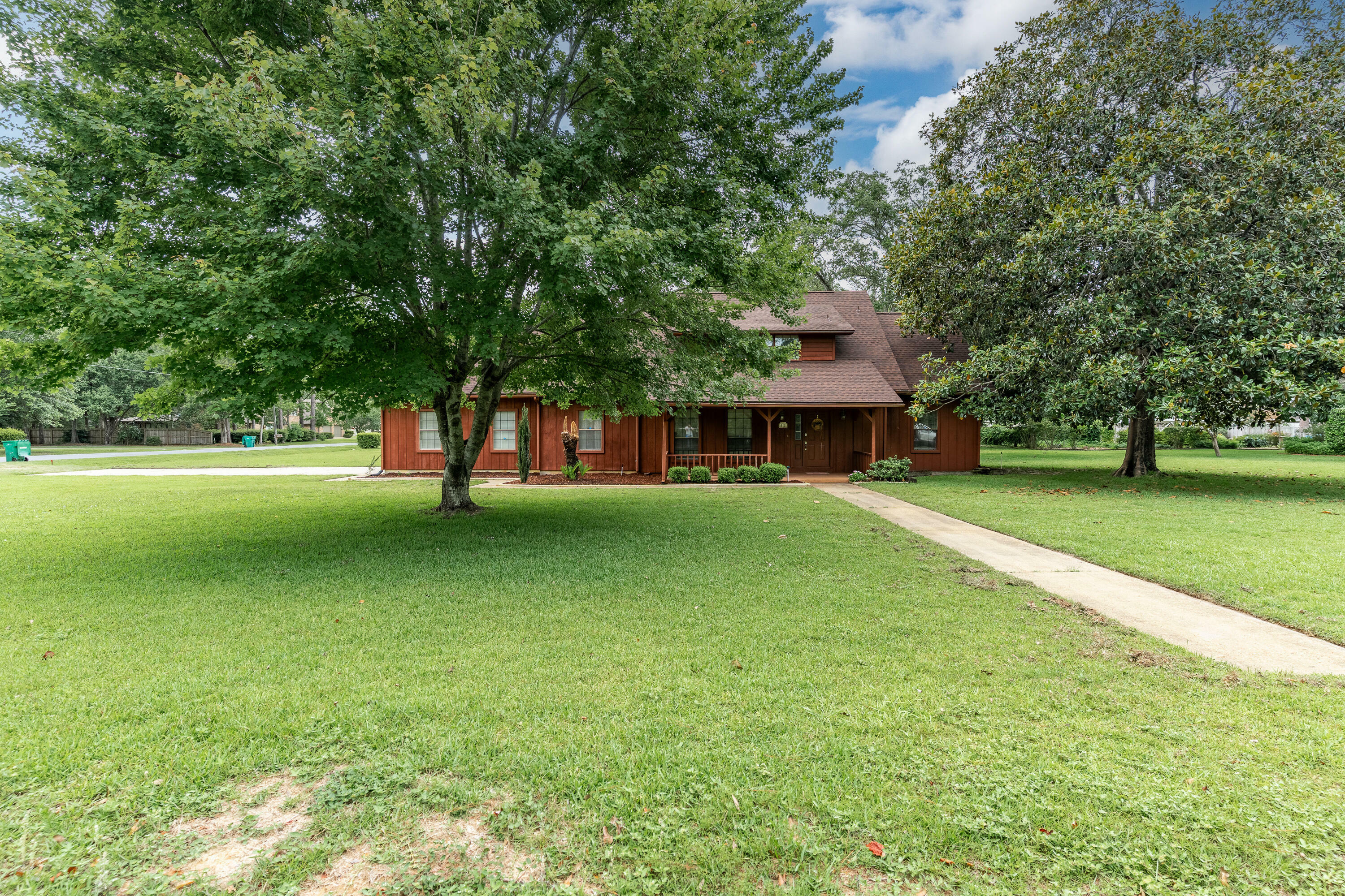 Property Photo: 813 Judson Street FL 32547