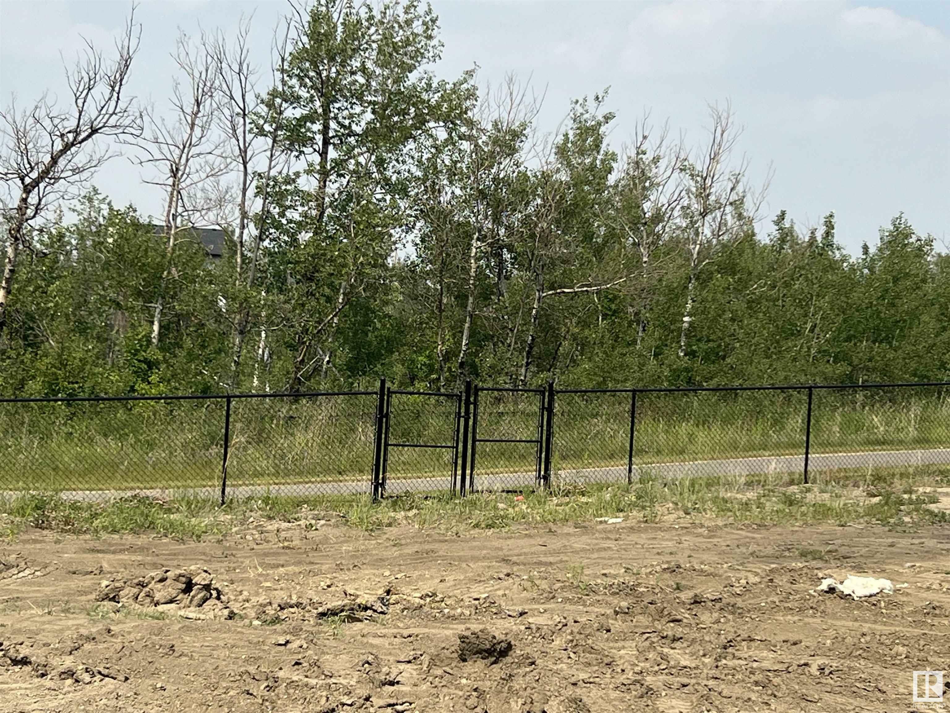 Photo de la propriété:  14 St 5910  AB T4X 3C4 