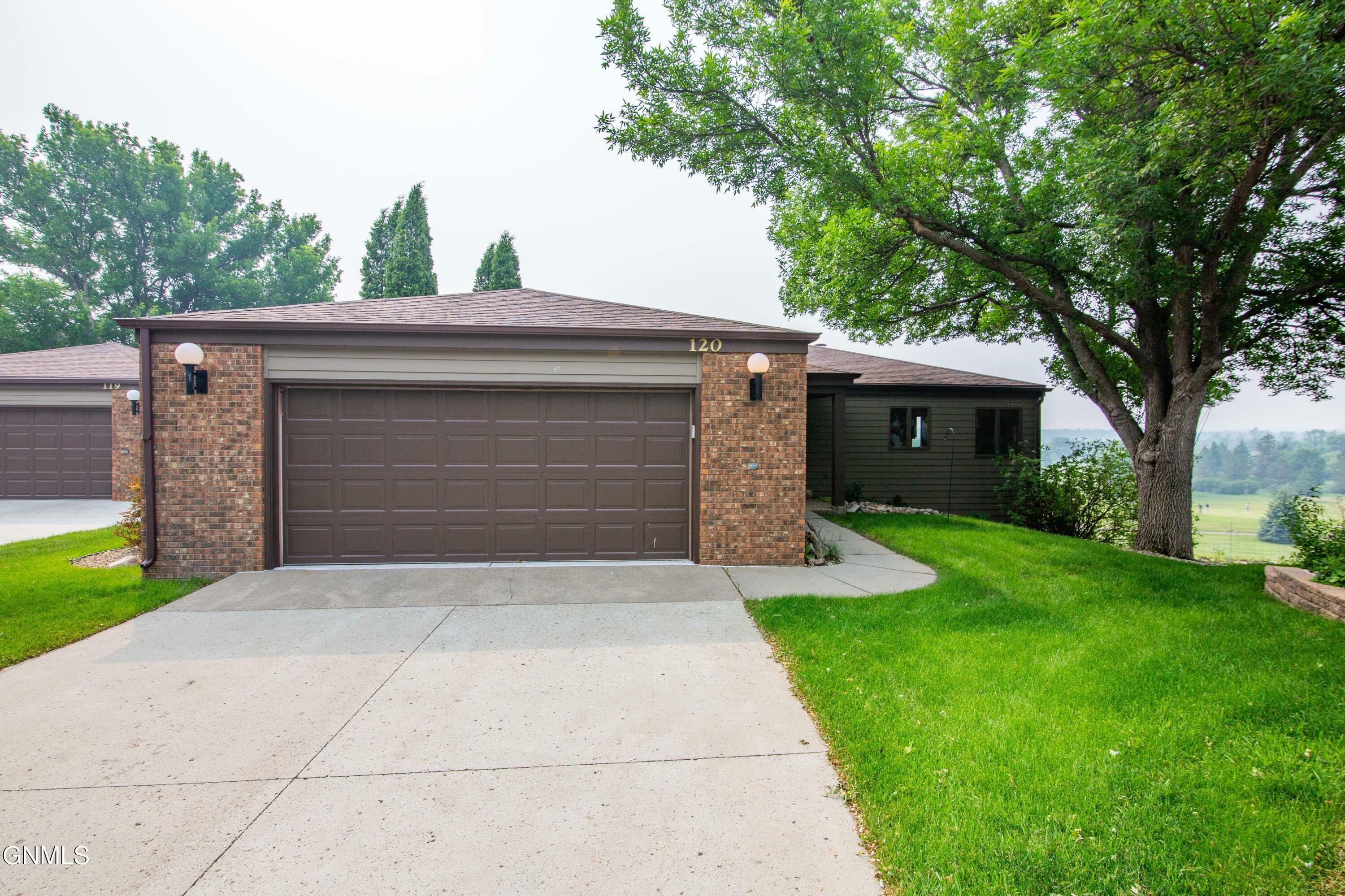 Property Photo: 120 Fairway Court ND 58501