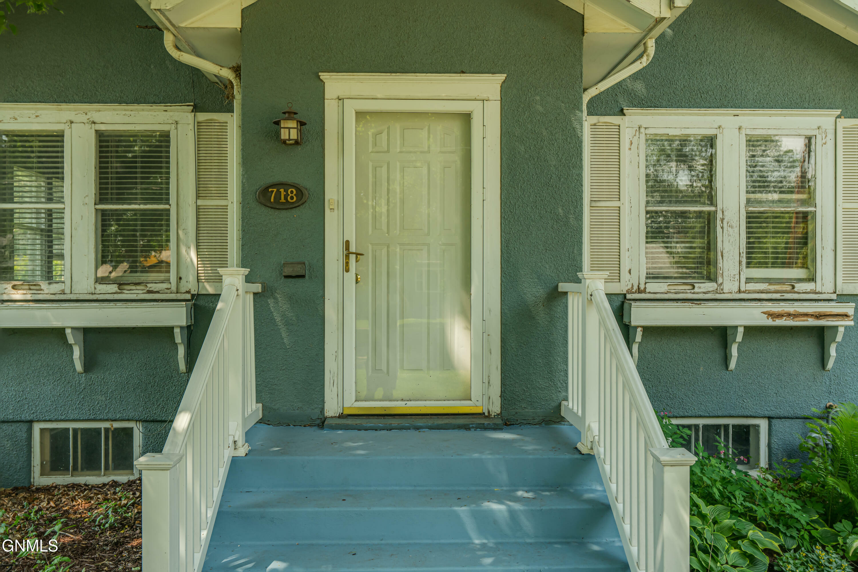 Property Photo: 718 1st Street ND 58501