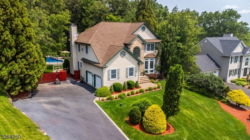 Property Photo: 6 Anna Rose Ct NJ 07403