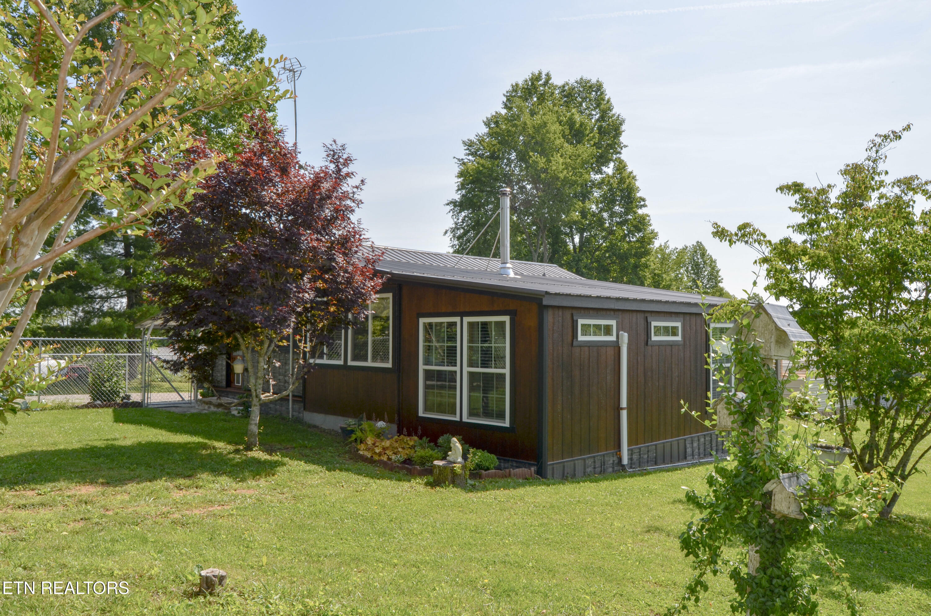 Property Photo: 28 Cottage St TN 38571