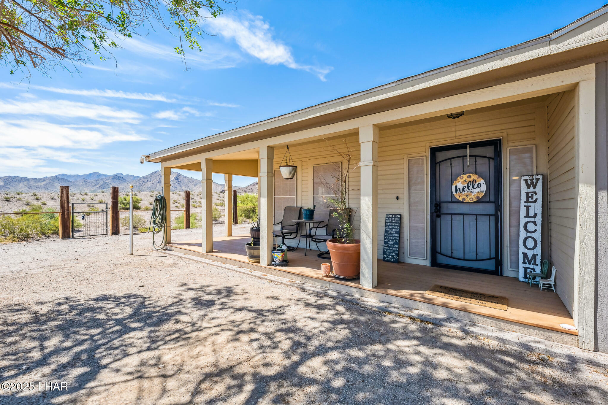 Property Photo: 4252 E Coronado Rd AZ 86404