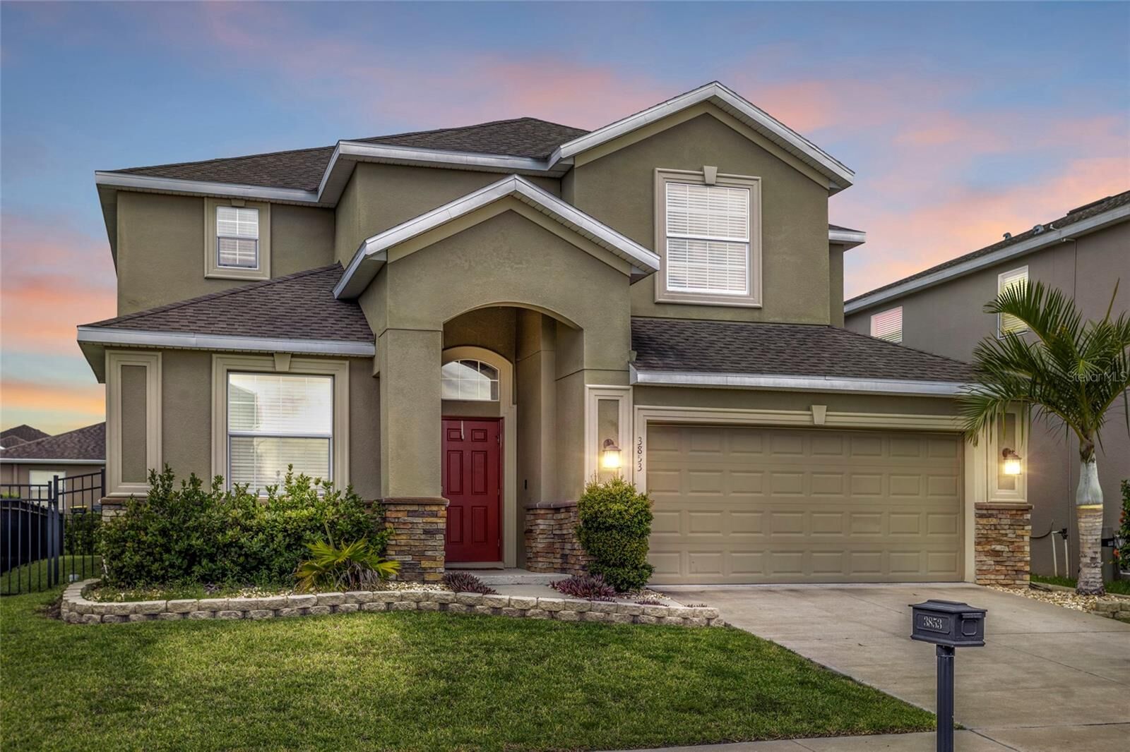 Property Photo:  3853 Cortland Drive  FL 33837 