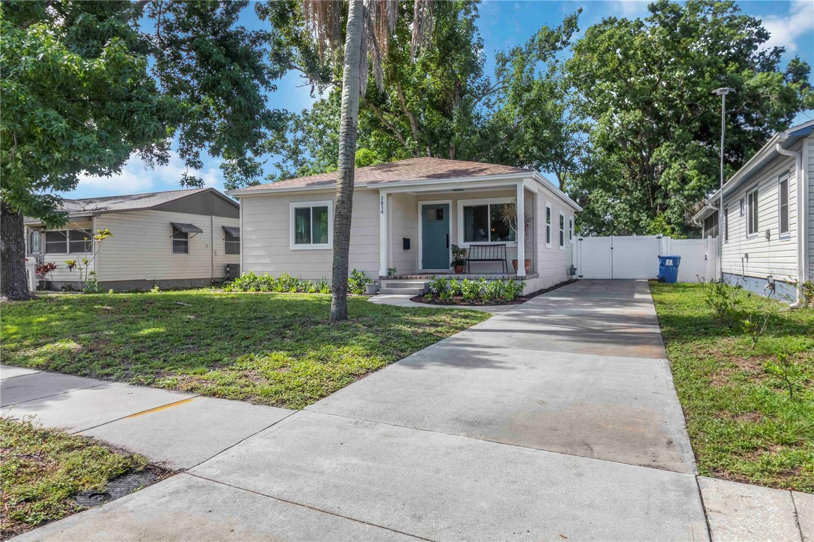 Property Photo: 2834 10th Avenue N FL 33713