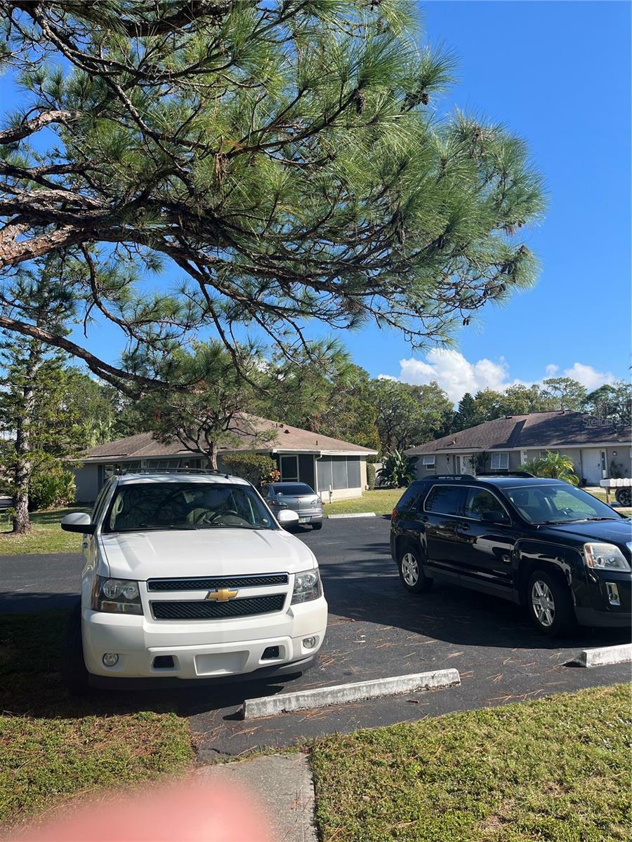 Property Photo: 631 N Jefferson Avenue 631 FL 34237