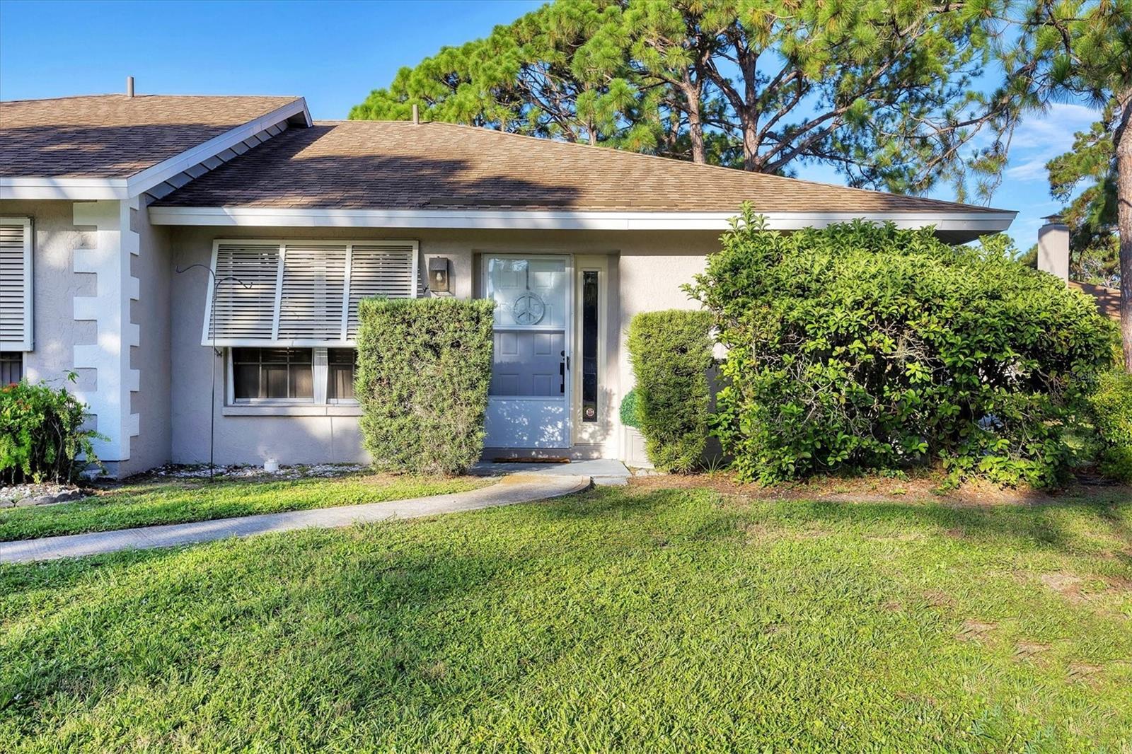 Property Photo:  631 N Jefferson Avenue 631  FL 34237 
