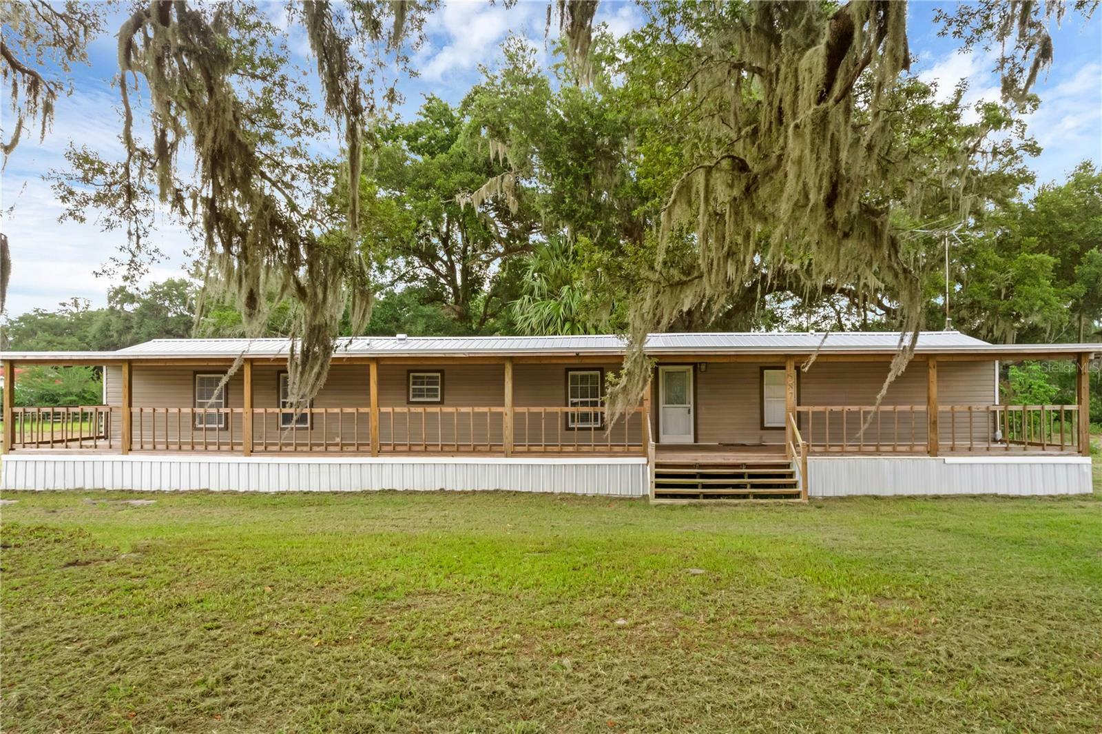 Property Photo: 7587 SW 50th Street FL 33513