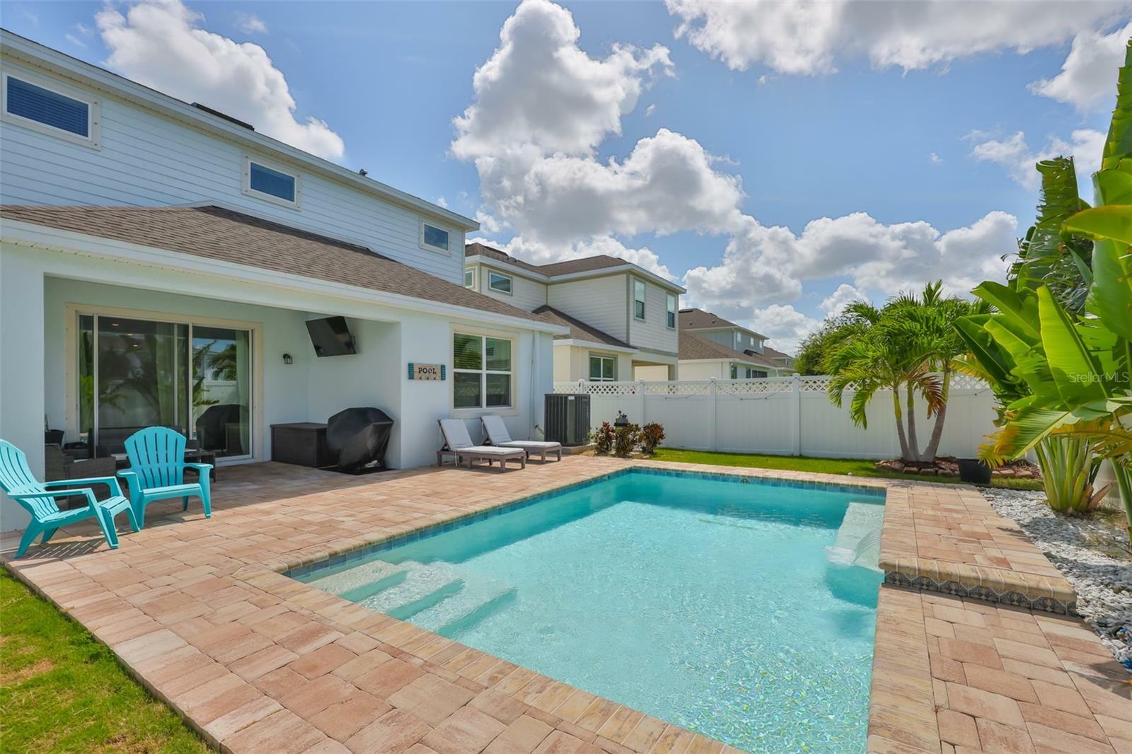 Property Photo: 314 Blackrock Lane FL 33572