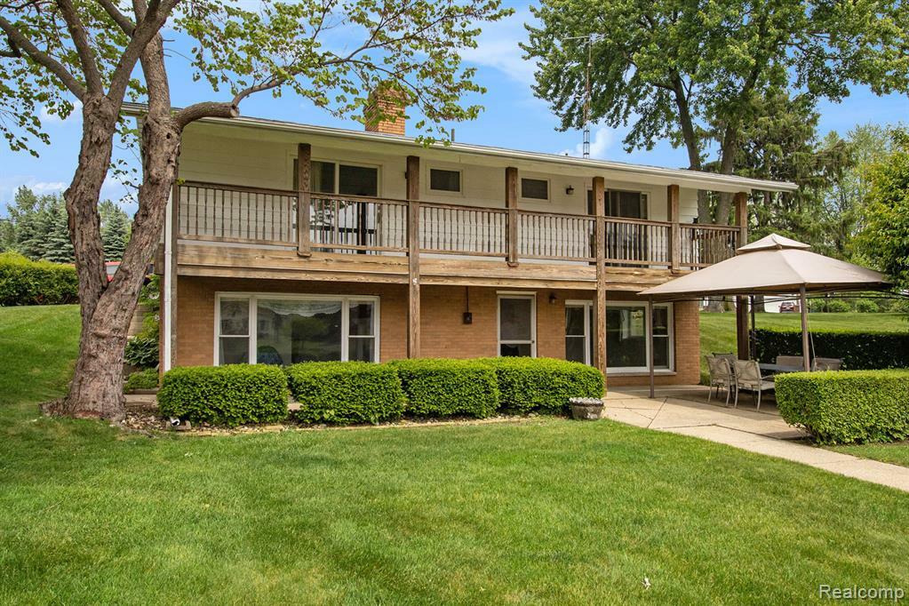 Property Photo:  1365 Blue Water Drive  MI 48430 1101 