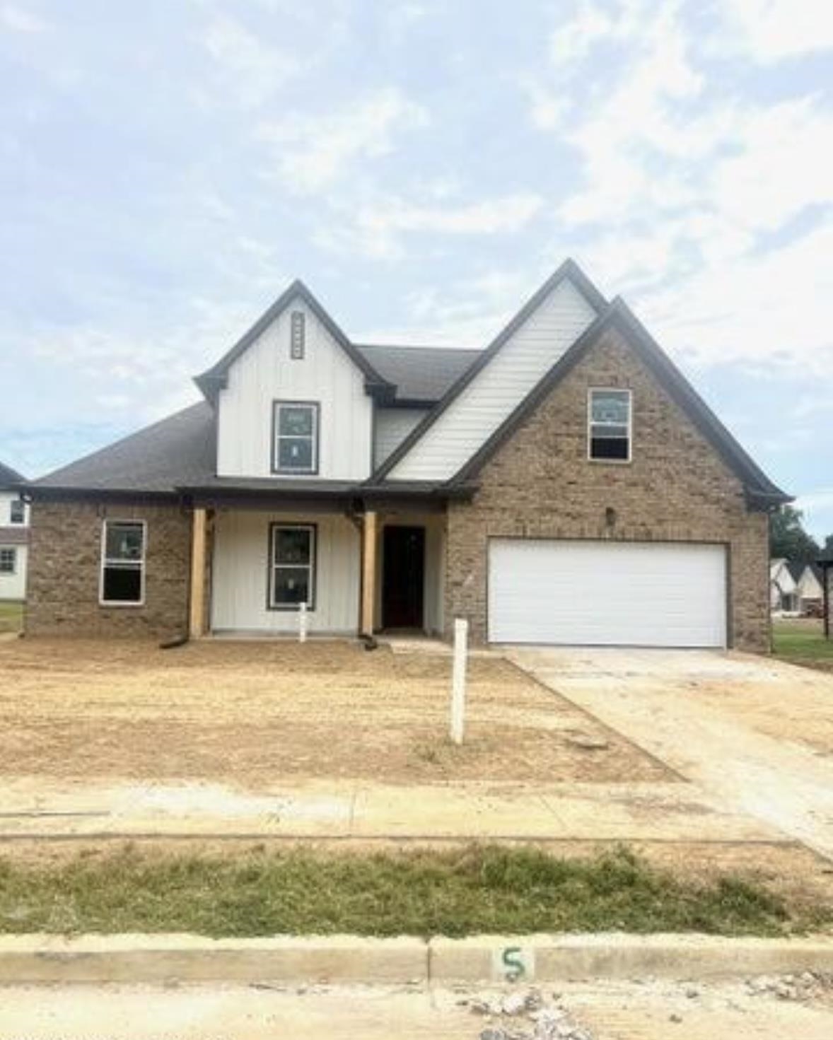 Property Photo: 10203 March Meadows Way MS 38654