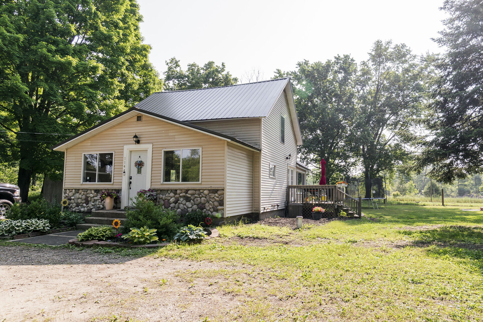 Property Photo:  1144 S Oak Avenue  MI 49349 