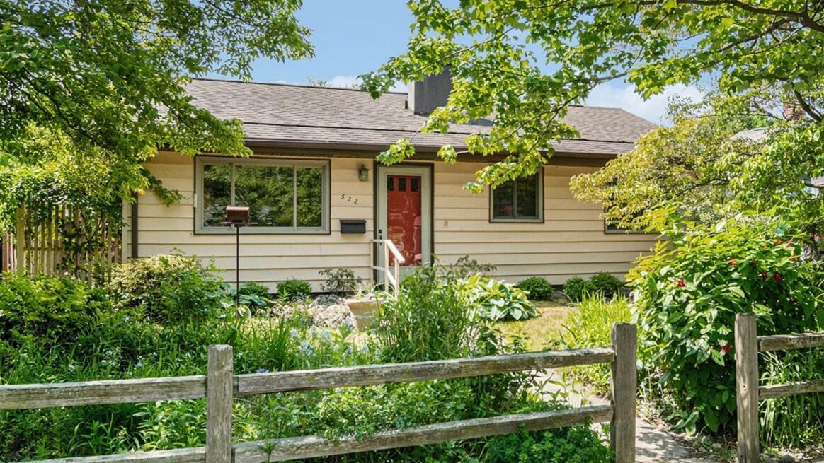 Property Photo: 522 Lyon Street MI 49090