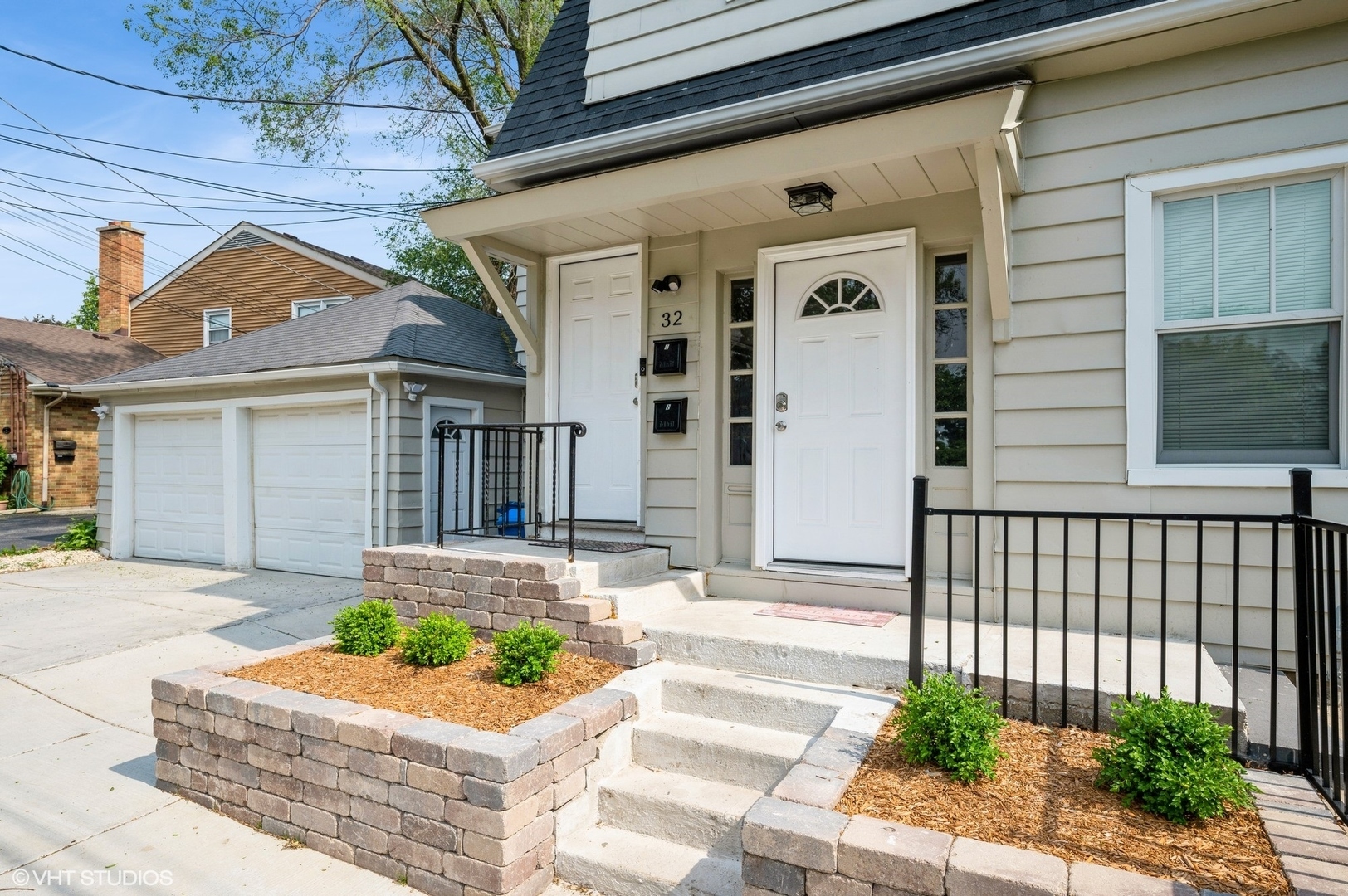 Property Photo: 32 Michigan Avenue 2 IL 60040