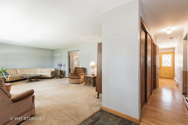 Property Photo: 1221 S Grove Avenue IL 60010