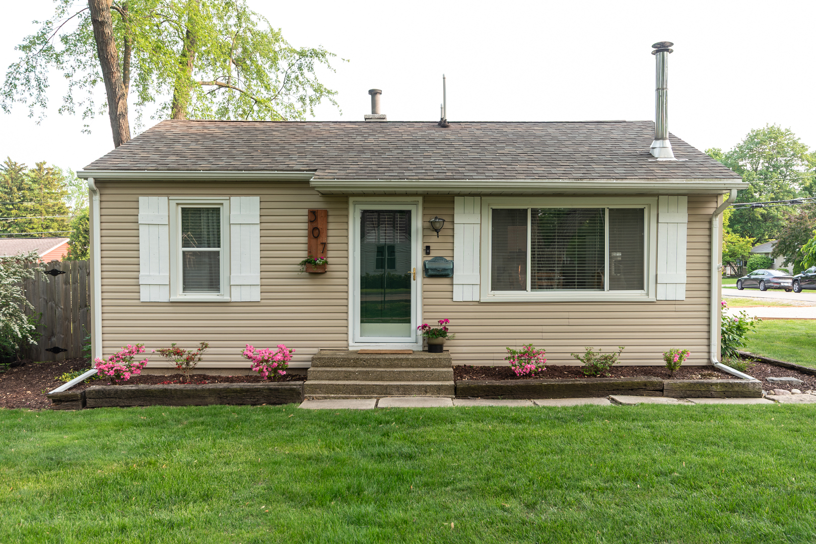 Property Photo: 307 Highland Road IL 60030