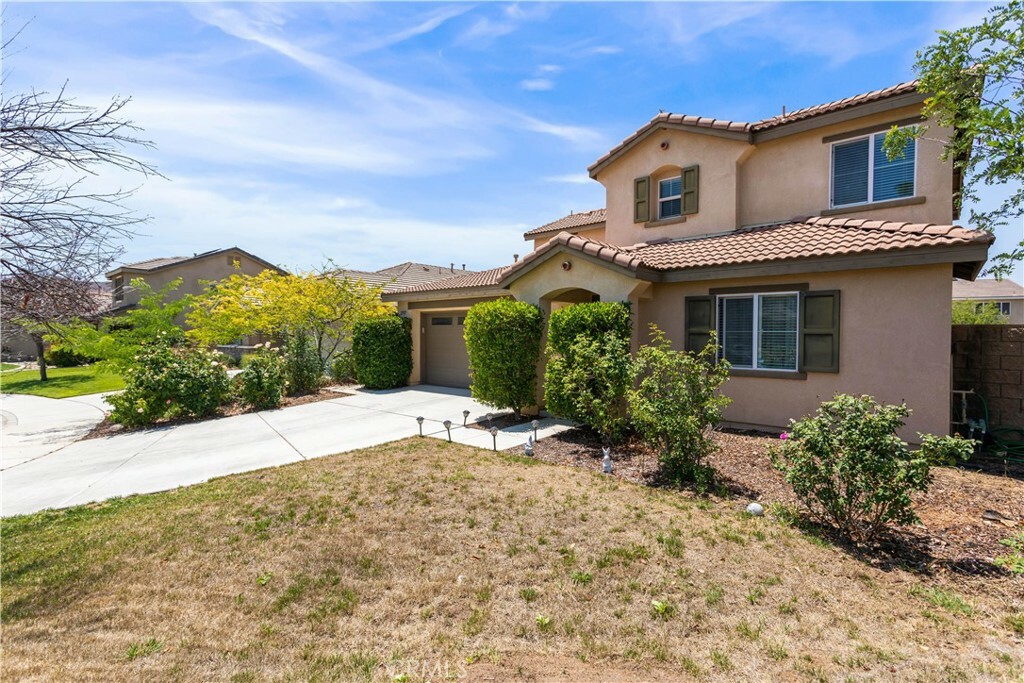 Property Photo: 27071 Red Rock Ct CA 92585