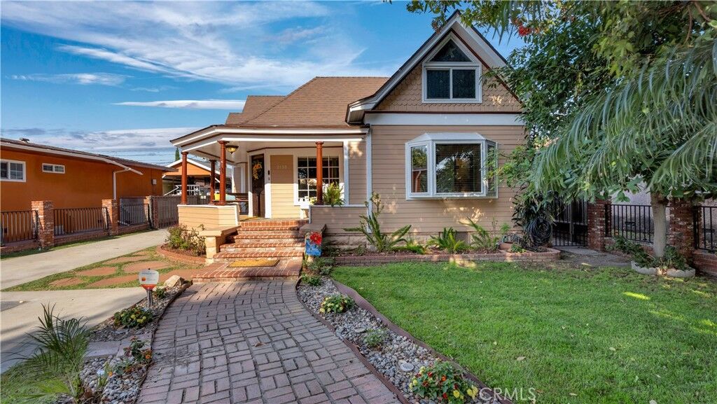 Property Photo:  2130 Oregon Avenue  CA 90806 