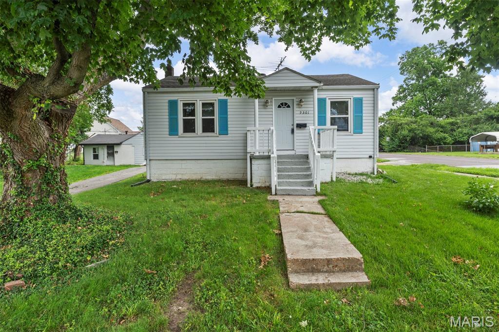Property Photo: 9501 Miriam Avenue MO 63114